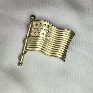 Vintage 1776/1976 Patriotic, Gold Tone Flag Pin
